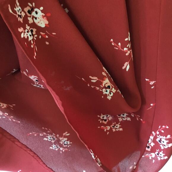 Loft Red Sleeveless Detail Flowers Top - Picture 5 of 10